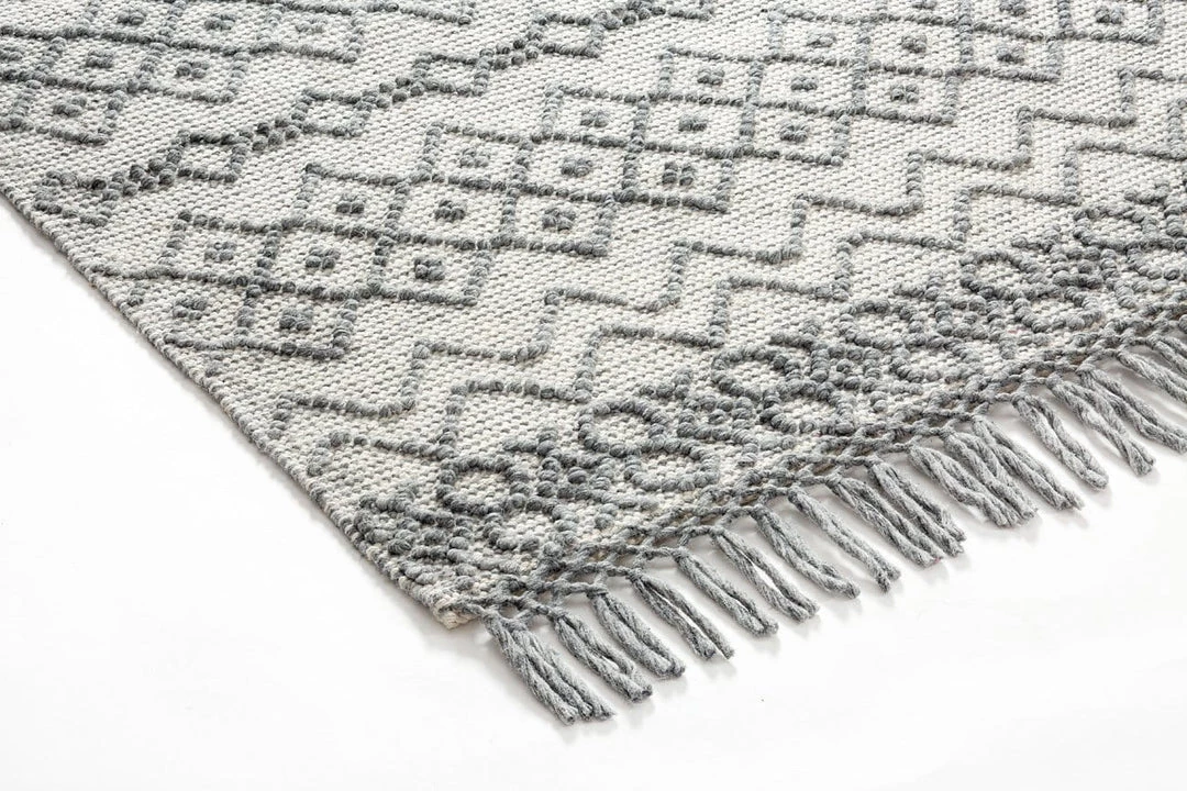 Miss Amara Carlita Grey And Ivory Diamond Pattern PET Rug