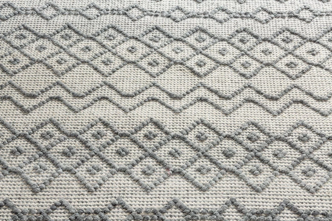 Miss Amara Carlita Grey And Ivory Diamond Pattern PET Rug