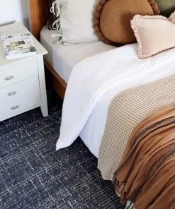 Miss Amara All Rugs Kendra Navy Blue And Ivory Wool Rug