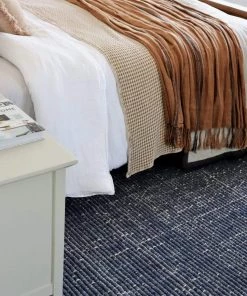 Miss Amara All Rugs Kendra Navy Blue And Ivory Wool Rug