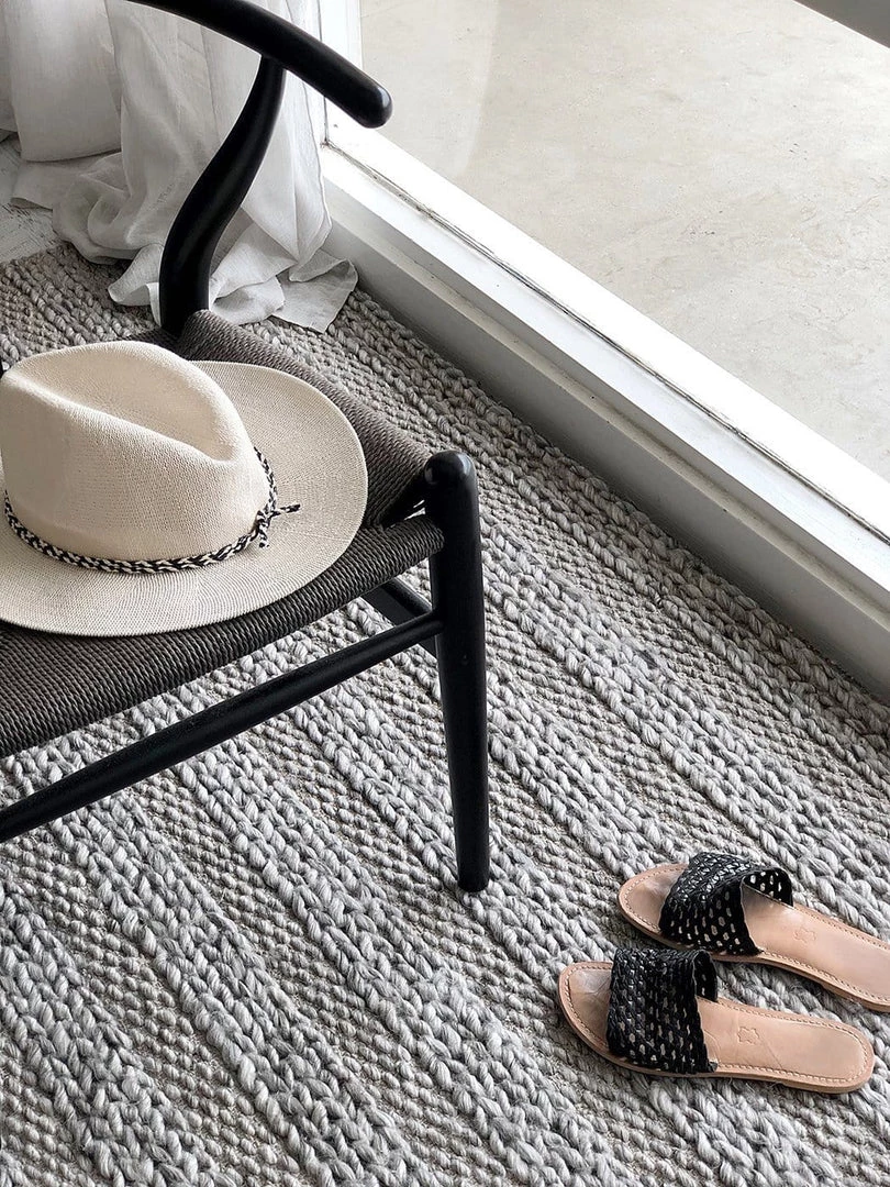 Miss Amara Mila Marbled Grey Braided Rug