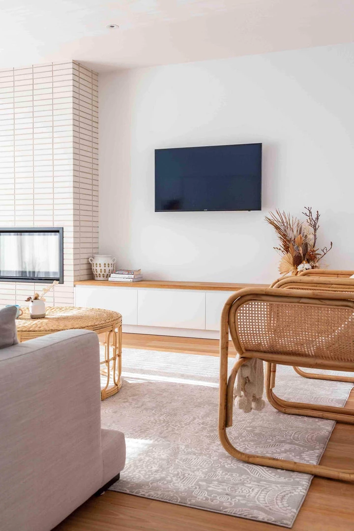 Miss Amara Montana Grey And Ivory Distressed Floral Rug