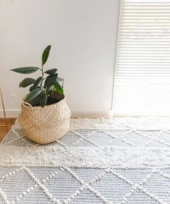 Miss Amara Ode Ivory Diamond Pattern Shag Rug