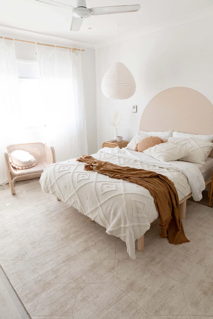 Miss Amara Parker Beige And Ivory Geometric Viscose Rug