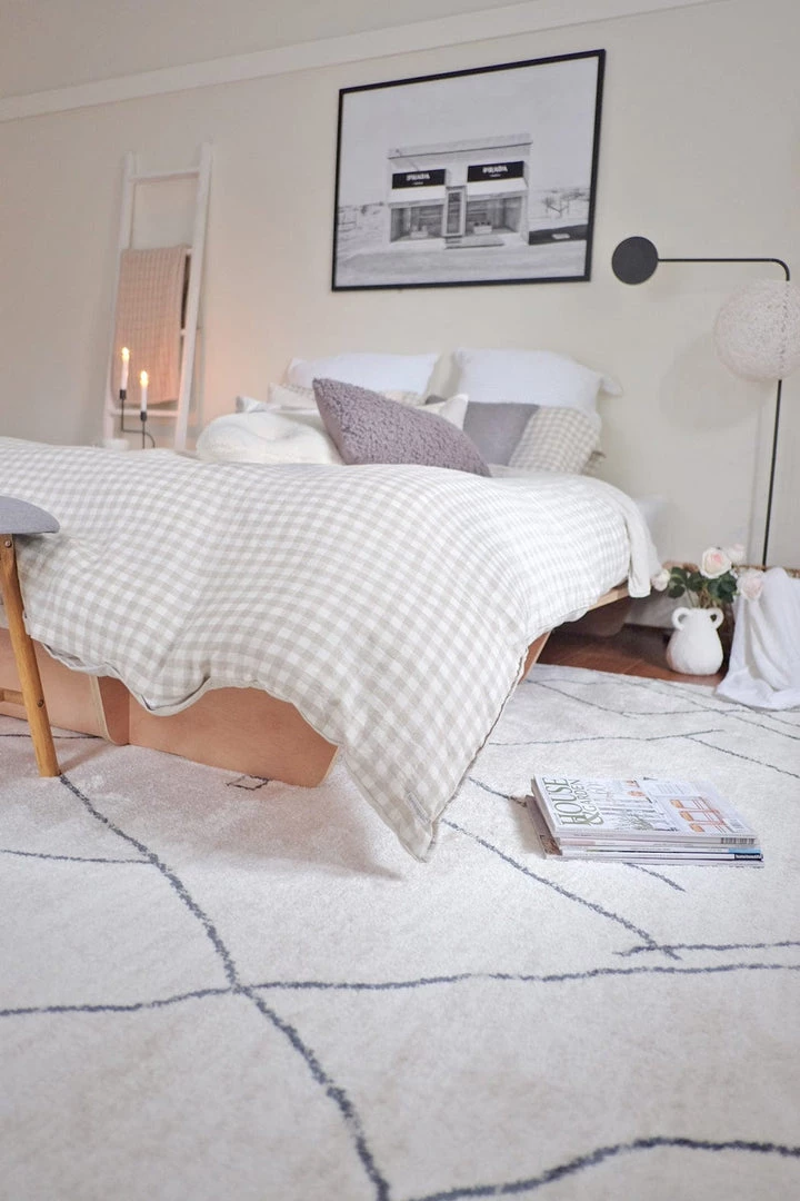 Miss Amara Taryn Grey And Ivory Abstract Tribal Rug