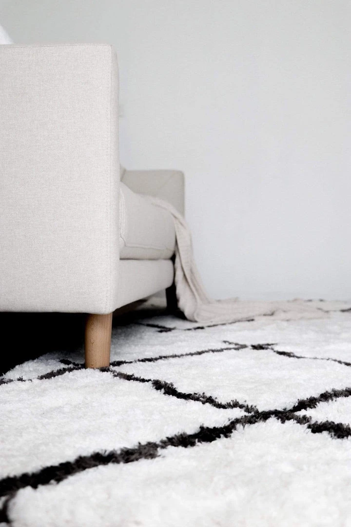 Miss Amara Tuva Ivory And Charcoal Grey Tribal Shag Rug All Rugs