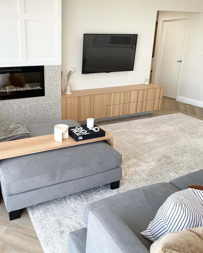 Miss Amara Wilamina Grey And Ivory Distressed Floral Rug