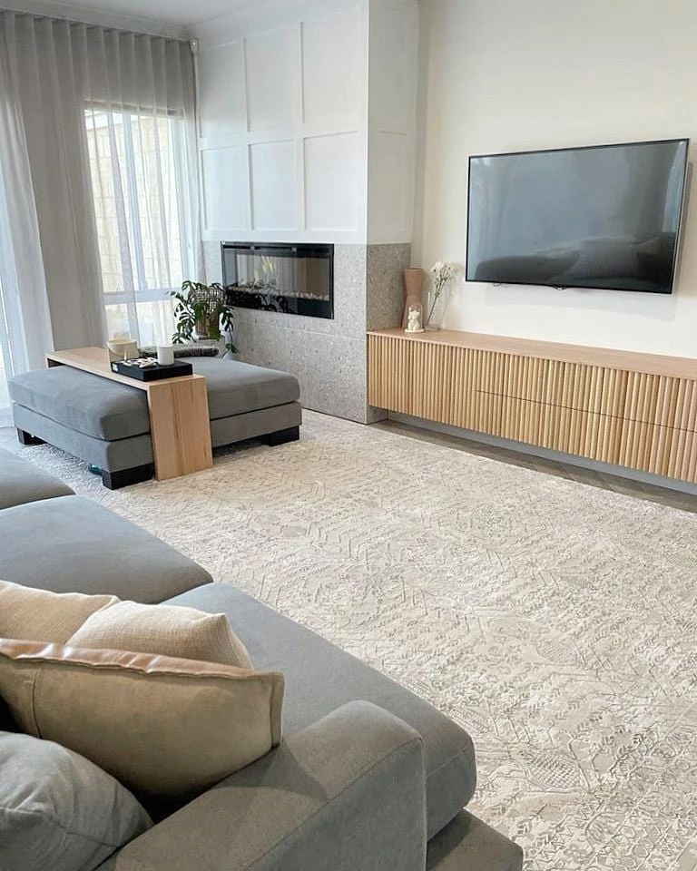 Miss Amara Wilamina Grey And Ivory Distressed Floral Rug